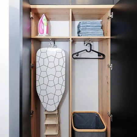 Kj Apartment *